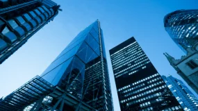 FCA发布《面向消费者的方法》文件以及有关注意义务的讨论文件