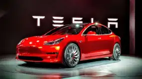 特斯拉市值创新高 接近福特两倍